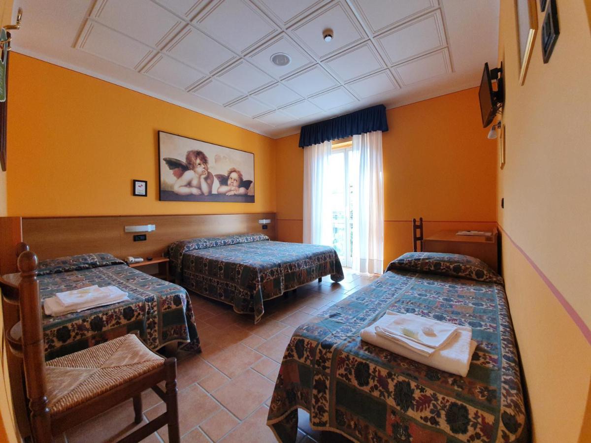 Hotel Azalea Бавено Екстериор снимка