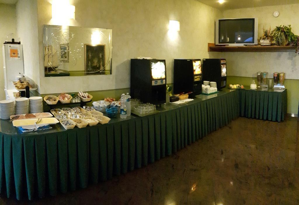 Hotel Azalea Бавено Екстериор снимка